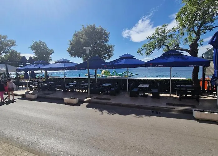 Grand - Beachfront &