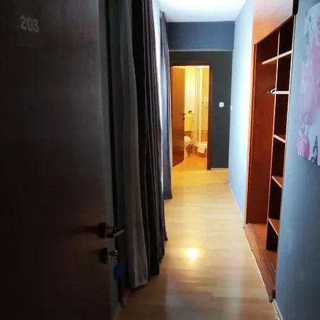 Grand - Beachfront & Szálloda